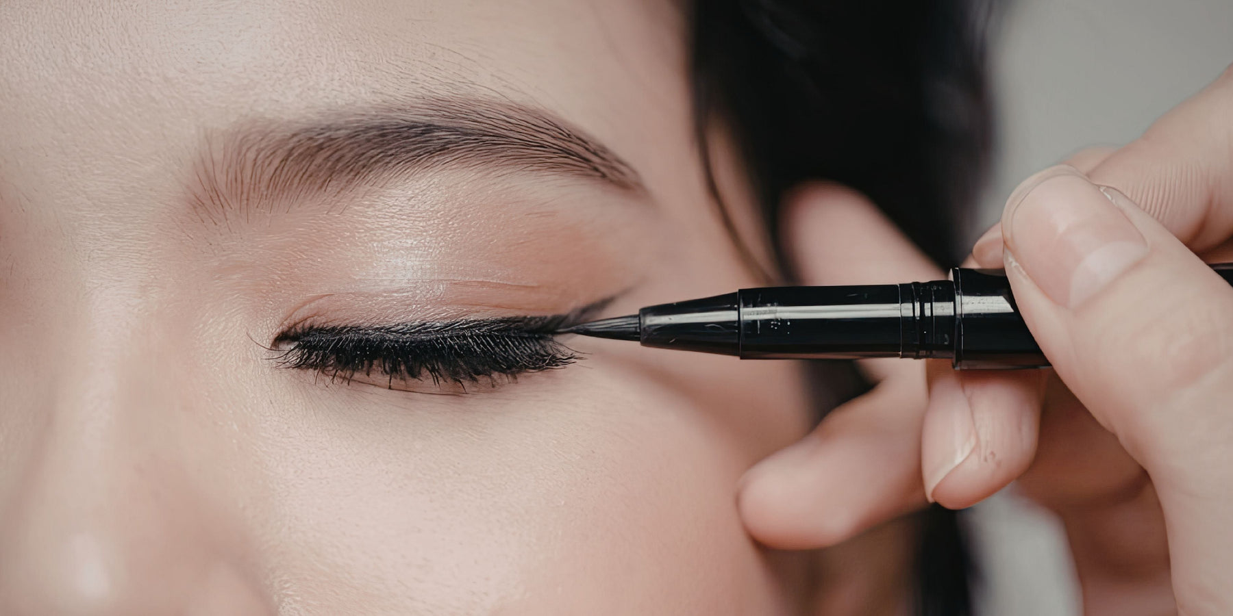Step-by-Step Guide to Applying Eye Makeup