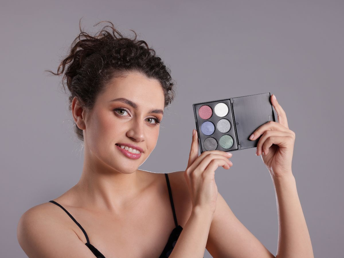 What Is the Best Eyeshadow Palette for Blue Eyes