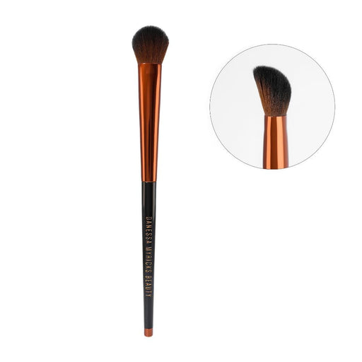 Danessa Myricks Yummy Face 3.0 Conceal & Sculpt Brush with close up