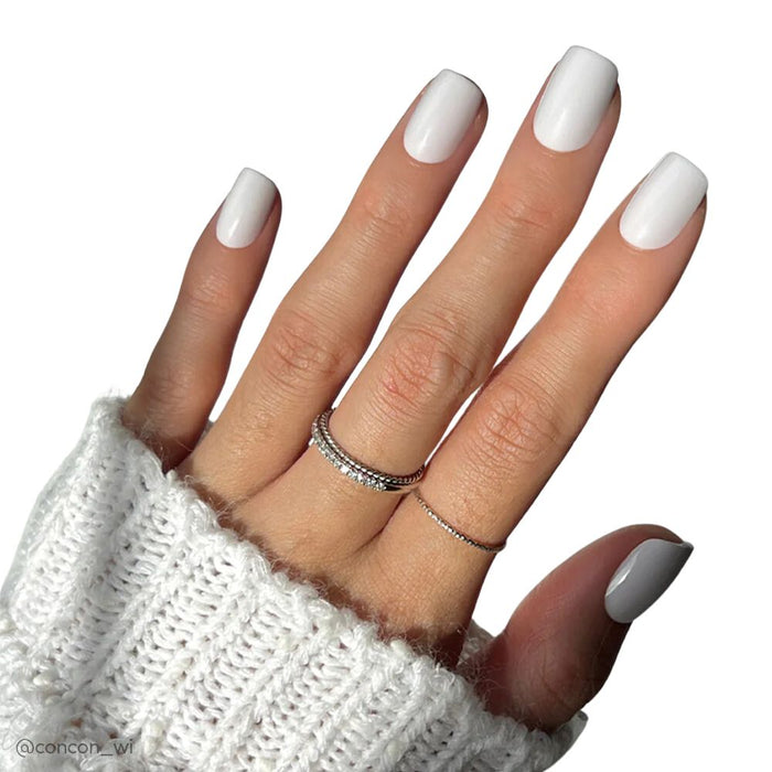Glamnetic Press-On Nails Lilac Gray styled on model hand