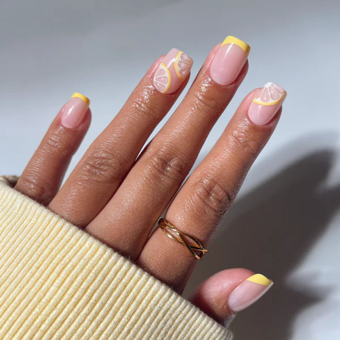 Glamnetic Press-On Nails Limonata hand model