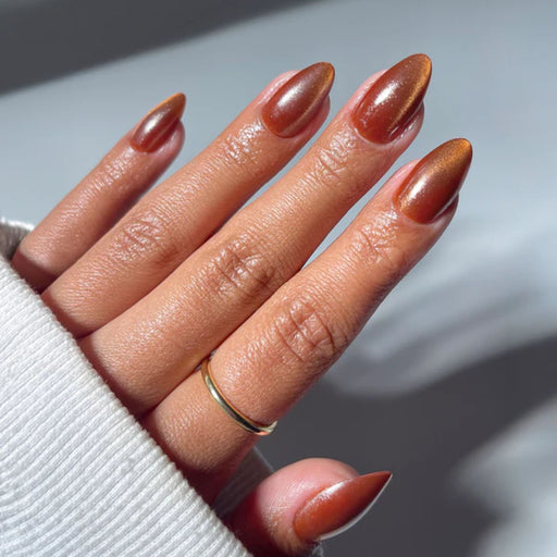 Glamnetic Press-On Nails Sicilian Sun hand model