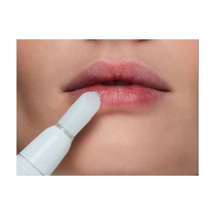 Stila Buff & Blur Lip Enzyme Exfoliator Applying on Lips